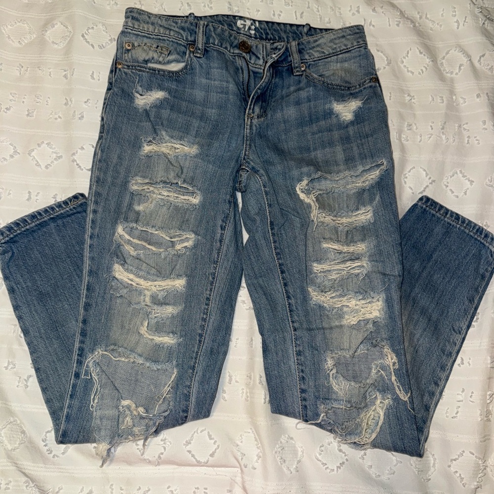 Garage Distressed Blue Jeans